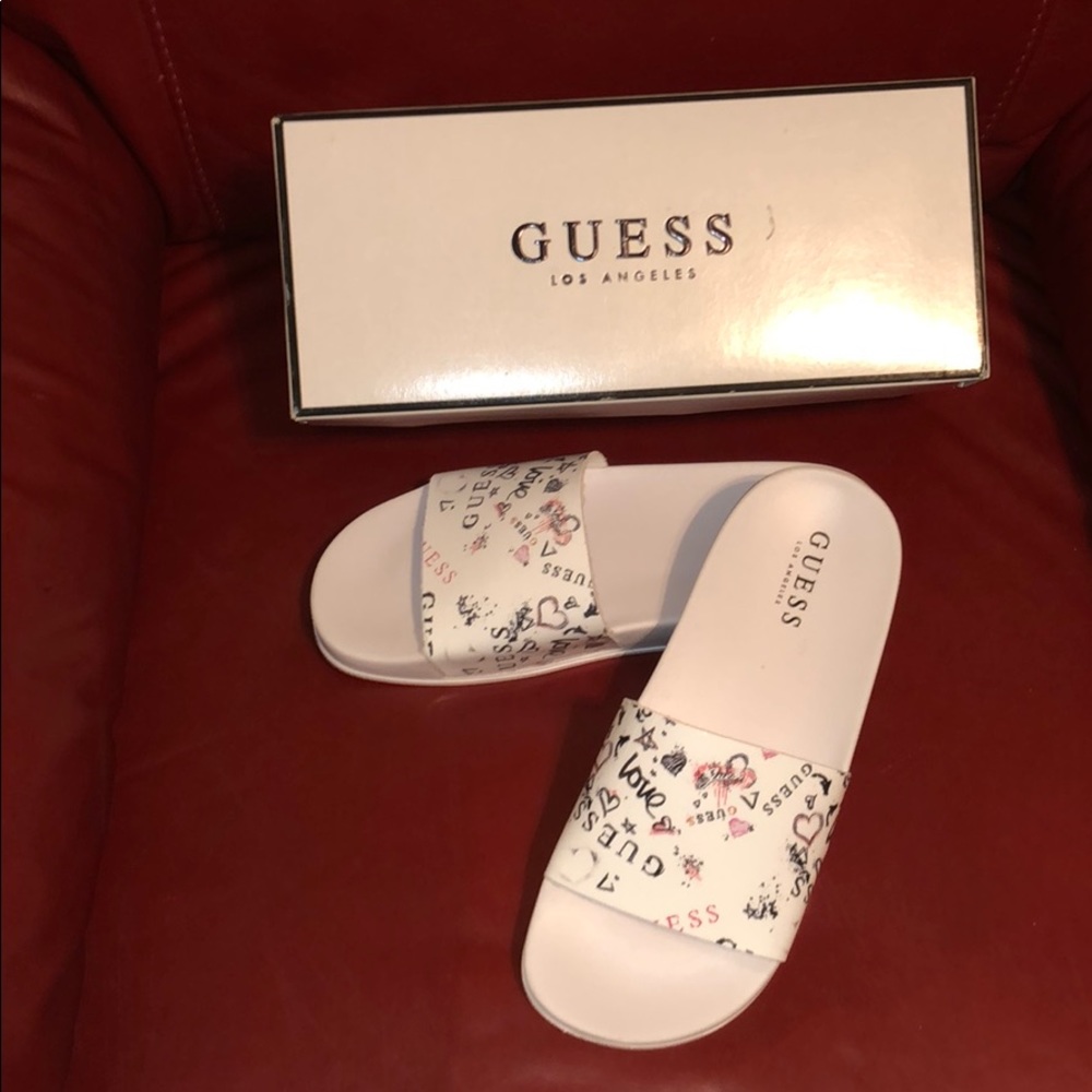 Guess Slippers/Slides